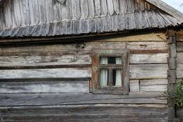 Dörfliche Holzarchitektur in Wolhynien